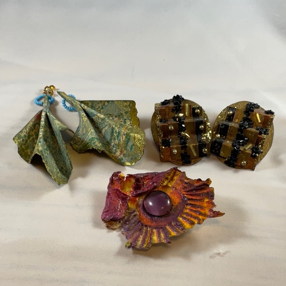 1980s Paper jewelry hand made art pieces bundle